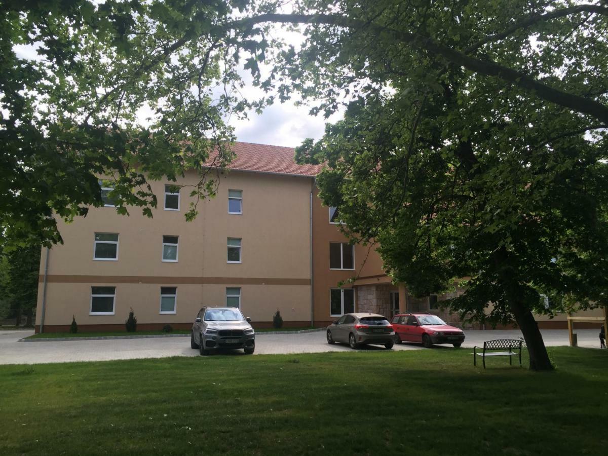 Smart Rooms Székesfehérvár Exteriér fotografie